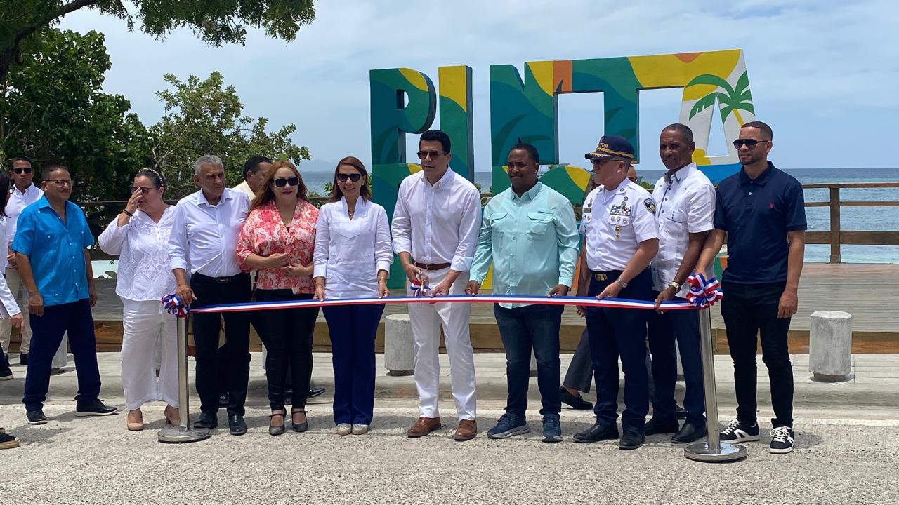 Turismo inaugura nuevo parador fotográfico en Punta Rucia con inversión de RD$10.8 millones